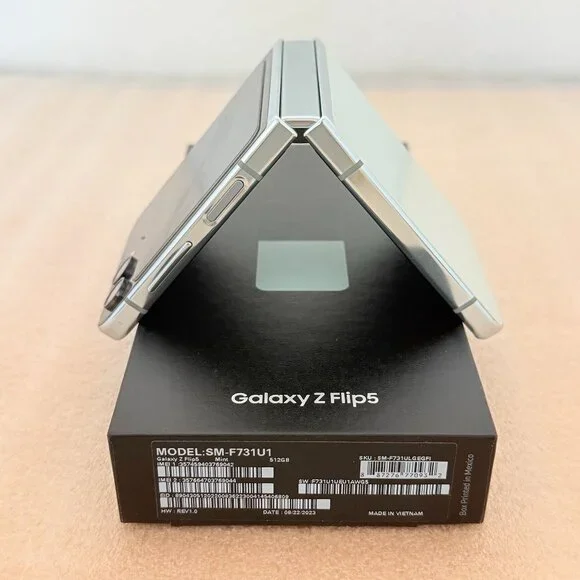 💯 Authentic📱Samsung📱 Galaxy Z Flip5 - 512 GB - Mint (Unlocked) - Picture 9 of 13